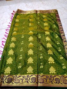 Elegant Woven Silk Saree