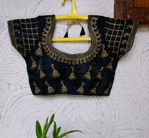 🖤💛(New) Embroidered Padded Black & Golden Blouse