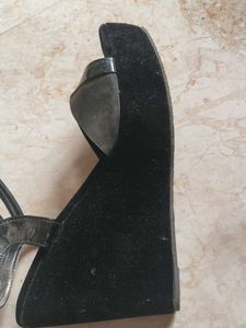 Stylish Black Wedge Sandals