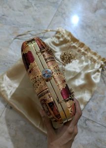 Artklim Mughal Style Doors Printed Clutch