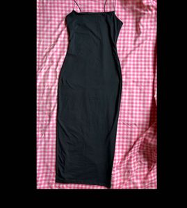 Sleek Black Spaghetti Strap Midi Dress