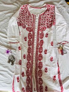 Elegant White Embroidered Kurta