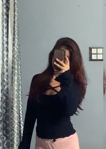 Cute Black Cut-Out Long Sleeve Top