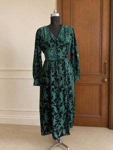 Elegant Green Floral Velvet Dress