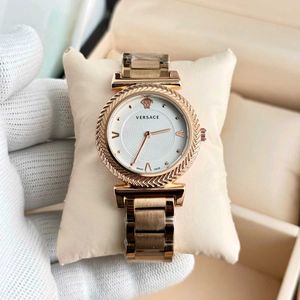 _VERSACE WATCH_*V-Motif Model For Ladies