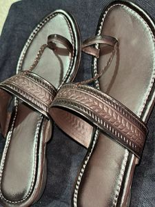 Kolahpuri Stylish Toe-Ring Sandals