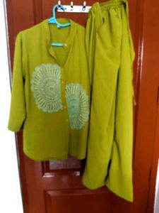 Vibrant Green Co-ord  Set with Elegant Embroidery