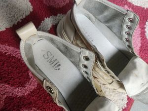 Cream Shoe