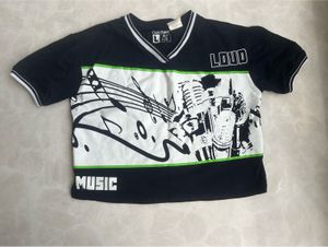 Graphic V-Neck Y2K Crop Tee