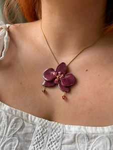 Floral Pendant Necklace