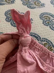 Adorable pink Balloon style top with bows 7-9 yrs