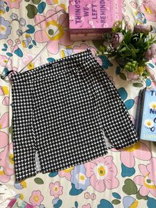 Houndstooth Mini Skirt with Slits