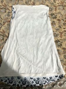 Chic Sleeveless top with Floral Print