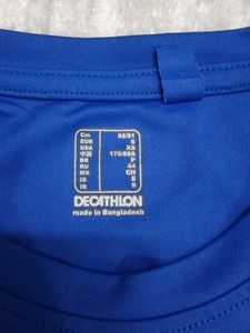 Decathlon Blue "Never Give Up" Graphic T-Shirt