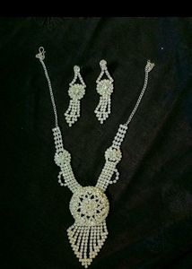 Combo Of 3 AD Necklace And Korean Clips