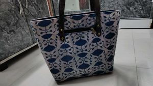 Stylish Blue &amp; White Print Tote Bag