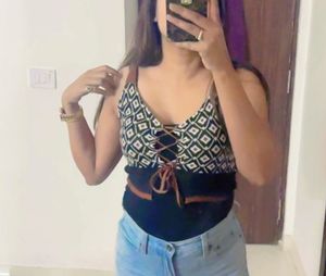 Stylish Tie-Up Crop Top