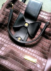 Faux Croc Bow Handbag 👜