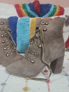 Ket Importa Lace-Up Booties