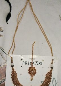​✨ Priyaasi Elegant Stone Jewellery Set
