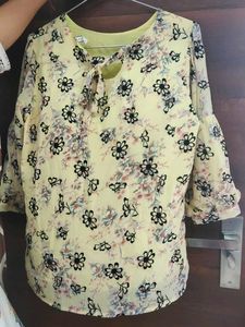 Stylish Floral Print Top