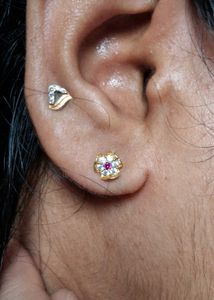 Heart Stud Earrings with Rhinestones gold