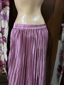 Elegant Pleated Midi Skirt