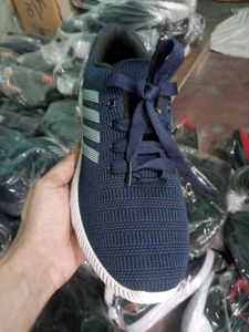 NEW NO USED SPORTS SHOES FOR MEN.