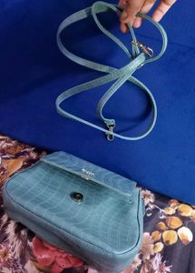BAGGIT Chic Mint Croc-Embossed SHOULDER SLING Bag