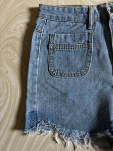🩵Your go-to summer denim shorts, size S 🩵