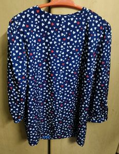 Chic Navy Blue Heart Print Top