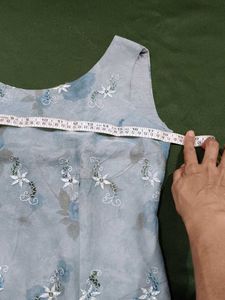 Floral Print Top With Light Ambroadary N Siquance