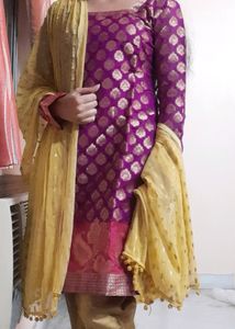 purple benarasi kurti with pink zari work border