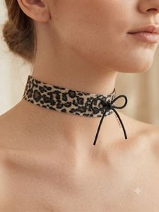 Chic Leopard Print Choker Necklace