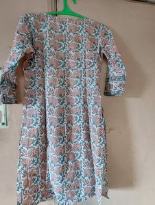 Aks Kurti