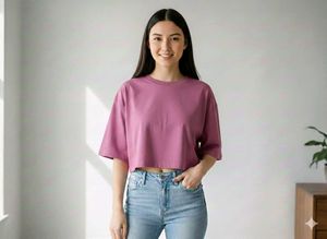 Cropped T-Shirt - Casual & Trendy