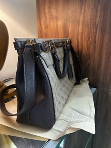 Guess brand, logo printed structured handheld bag