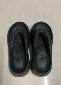 Platform Black Flip Flops⭐️