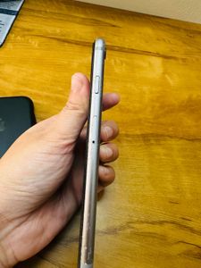 vintage old iPhone S 2011 model- Silver