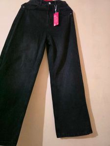 combo black jeans and gray top