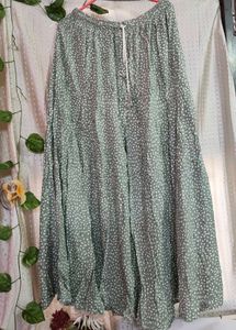 Elegant White &amp; Green Kurta Set