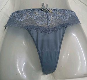 💛 Lace Trim Bikini Panty
