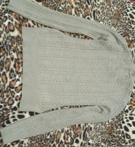 Grey knit sweater 🎀
