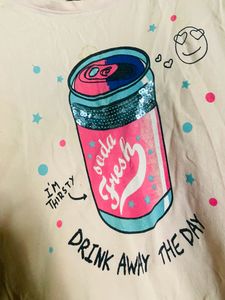 Cute T-shirt With Sequins Print