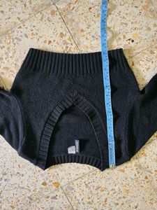 V-Neck Cropped Sweater