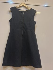 Classic Black Sleeveless Zipper Dress