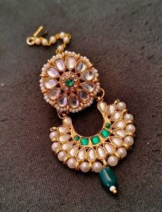 Exquisite Kundan Maangtika