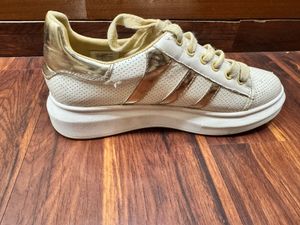 Stylish White &amp; Gold Sneakers