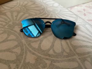 Stylish Blue Mirrored Sunglasses