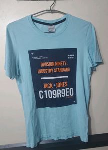 Men's Casual Tshirt. Like New. Good Condition.